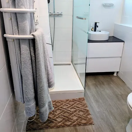 Apartment Havre De Avec Cour Parking & Wifi Gratuit *