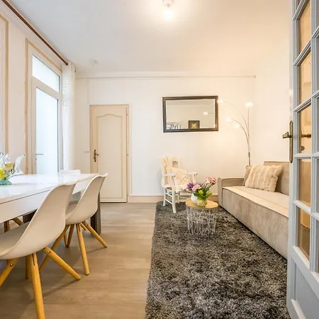 Apartman Maison Au Coeur De Cour Privee Parking Gratuit Wi-fi Saumur